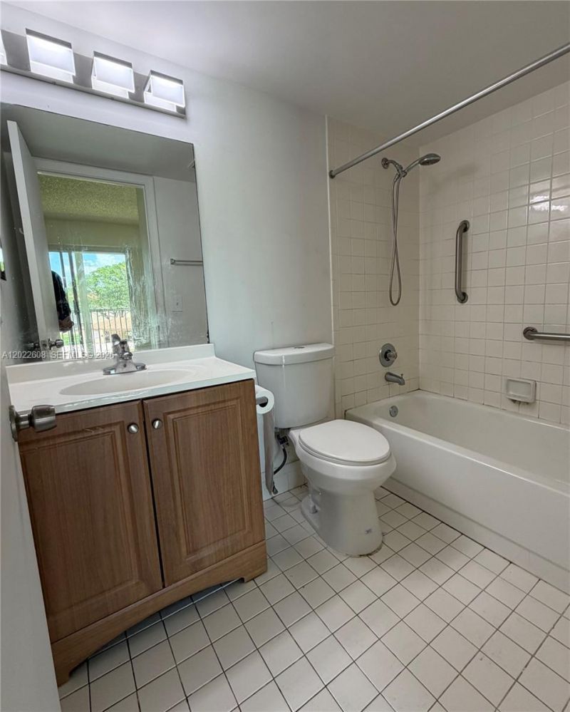 200 SW 132nd Way, Unit 309L, Pembroke Pines, FL 33027 Photo