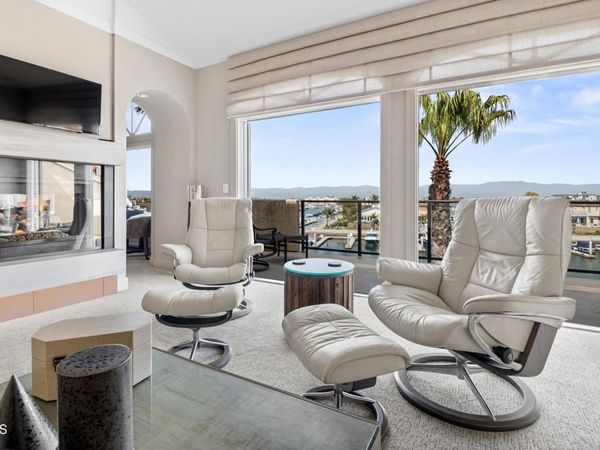 1758 Emerald Isle Way, Oxnard, CA 93035
