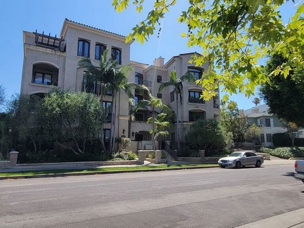 12050 Guerin Street, Unit 401, Studio City, CA 91604