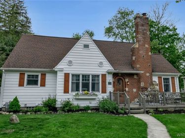 105 Park Place, East Aurora, NY 14052