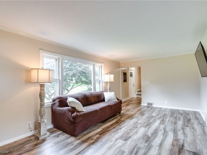 2635 Daffodil Street NE, Canton, OH 44705 Photo 9