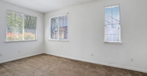 101 S Pinnacles Cir, Sacramento, CA 95835 Photo