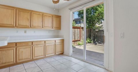 101 S Pinnacles Cir, Sacramento, CA 95835 Photo