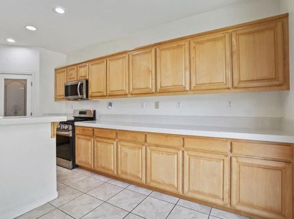 101 S Pinnacles Cir, Sacramento, CA 95835 Photo