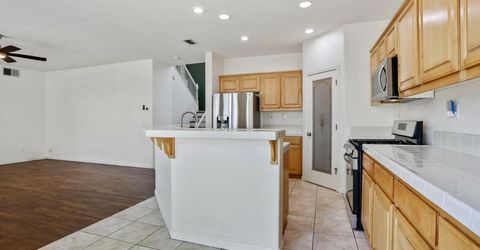 101 S Pinnacles Cir, Sacramento, CA 95835 Photo