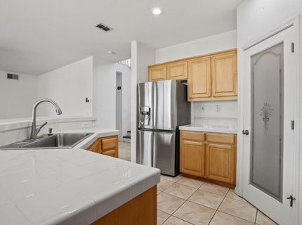 101 S Pinnacles Cir, Sacramento, CA 95835 Photo