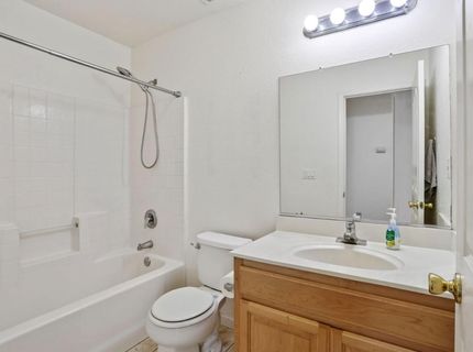 101 S Pinnacles Cir, Sacramento, CA 95835 Photo