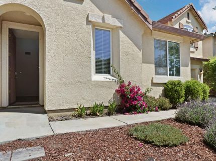 101 S Pinnacles Cir, Sacramento, CA 95835 Photo