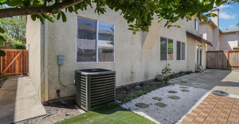 101 S Pinnacles Cir, Sacramento, CA 95835 Photo