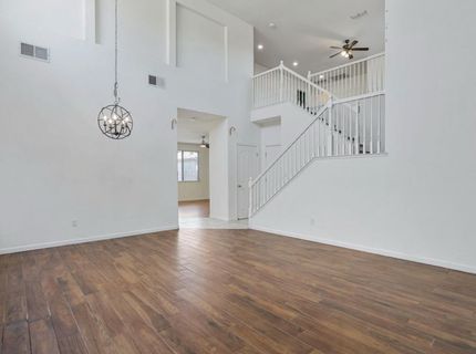 101 S Pinnacles Cir, Sacramento, CA 95835 Photo