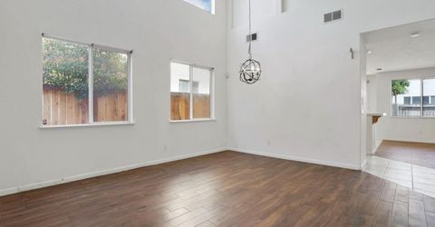 101 S Pinnacles Cir, Sacramento, CA 95835 Photo