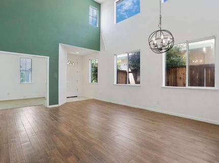 101 S Pinnacles Cir, Sacramento, CA 95835 Photo