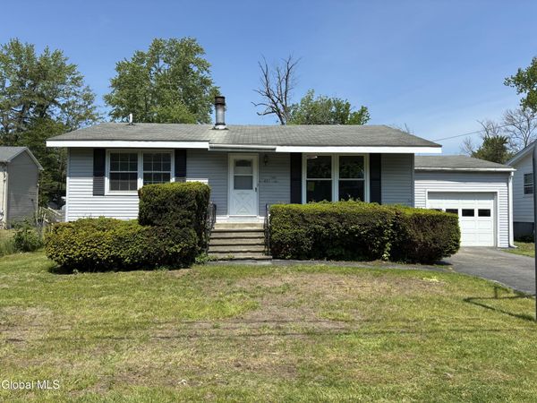 419 Clayton Road, Schenectady, NY 12304