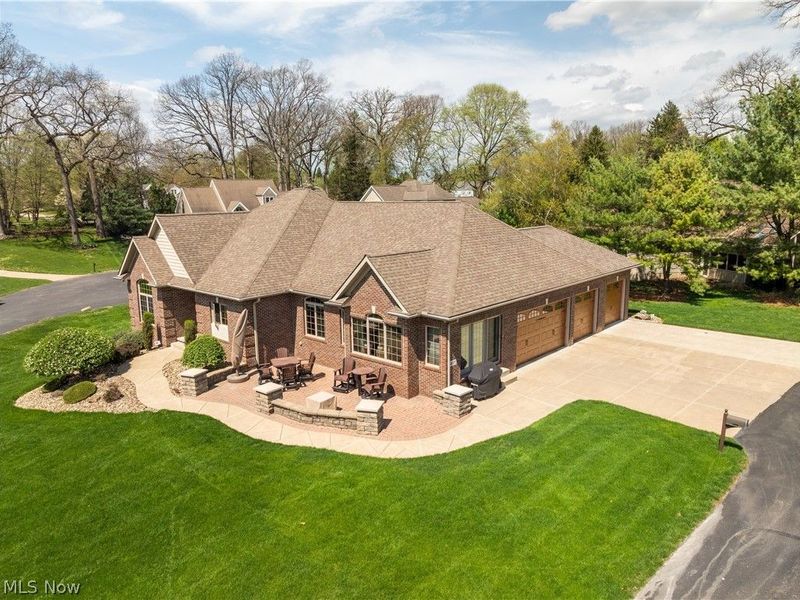 4101 Cove Circle NW, Canton, OH 44708 Photo 1
