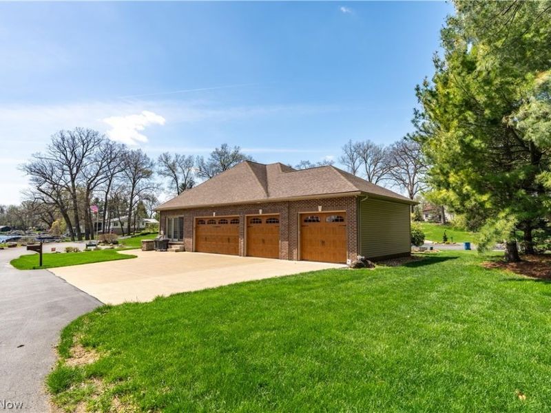 4101 Cove Circle NW, Canton, OH 44708 Photo 4