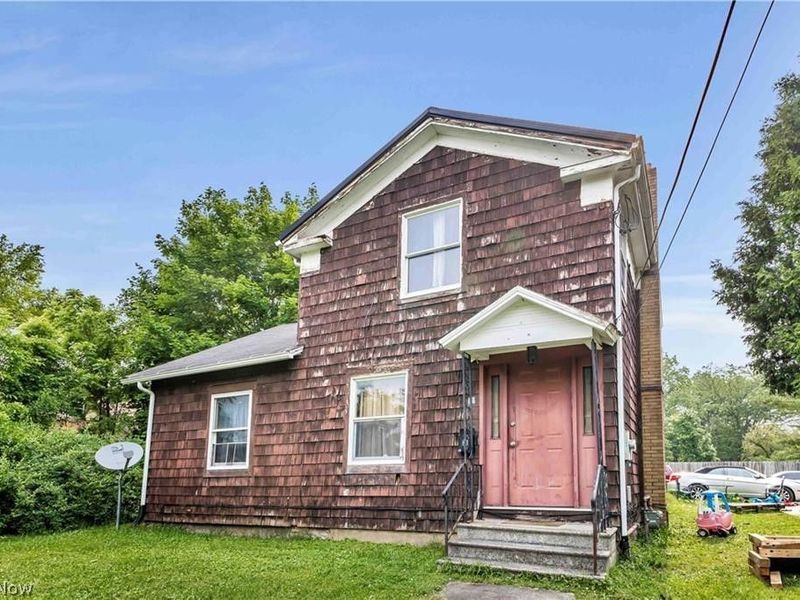 81 S Pleasant Street, Oberlin, OH 44074 Photo 1