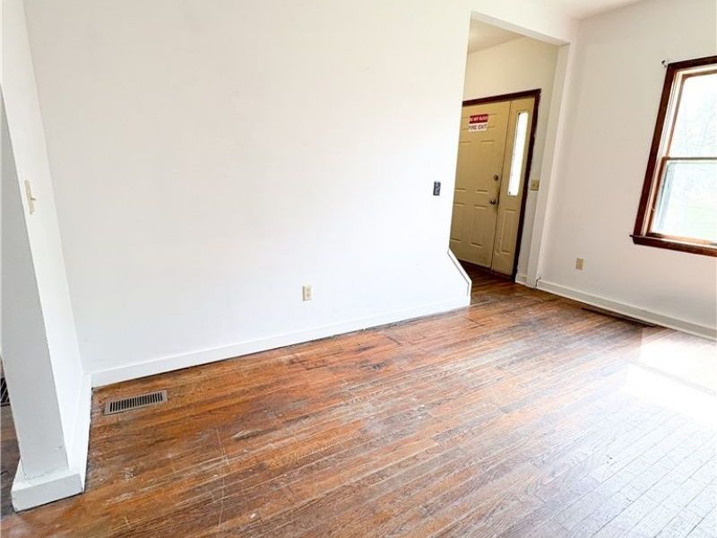 81 S Pleasant Street, Oberlin, OH 44074 Photo 12