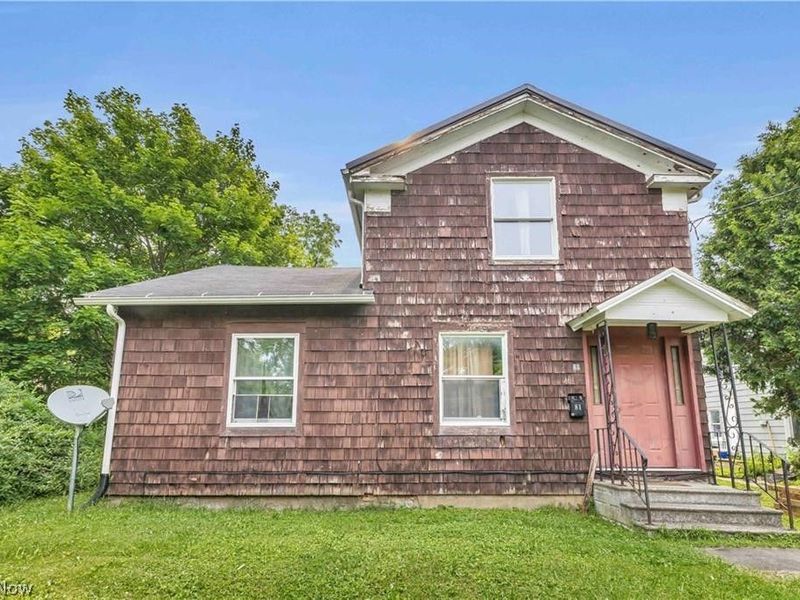 81 S Pleasant Street, Oberlin, OH 44074 Photo 2