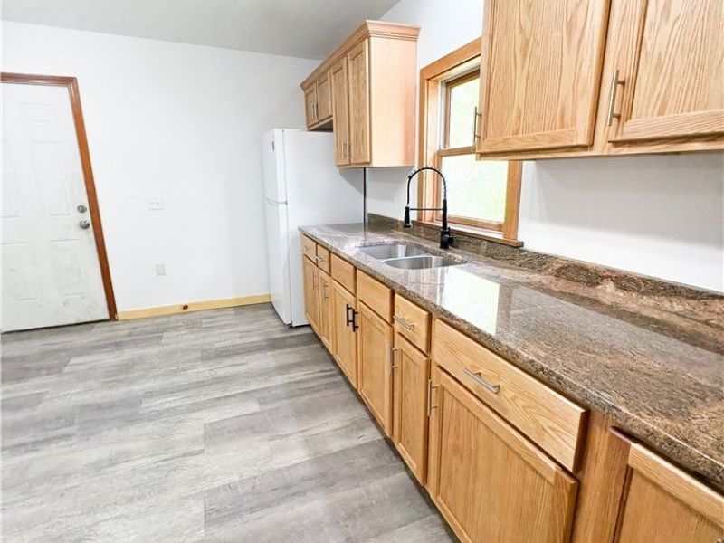 81 S Pleasant Street, Oberlin, OH 44074 Photo 4