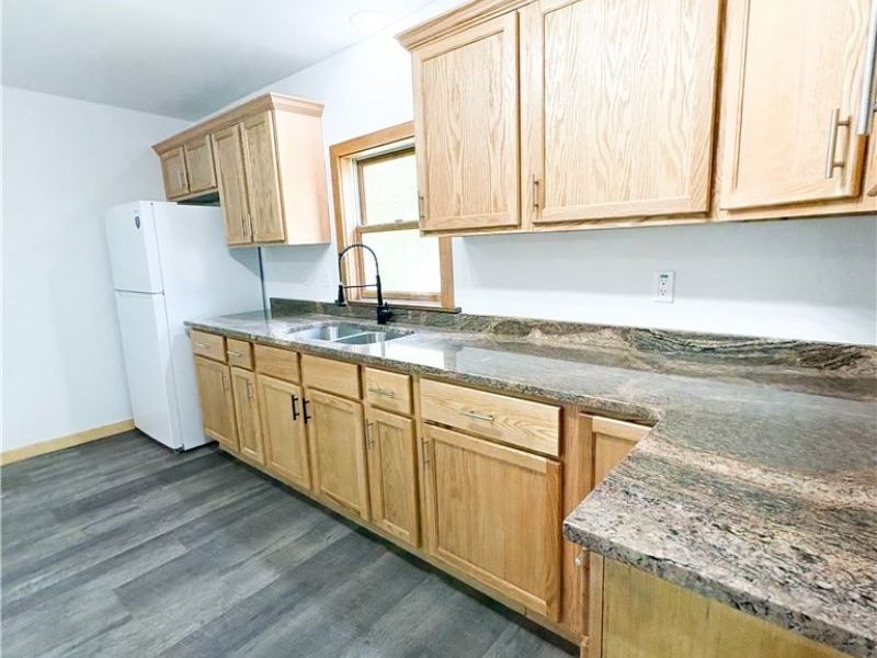 81 S Pleasant Street, Oberlin, OH 44074 Photo 5