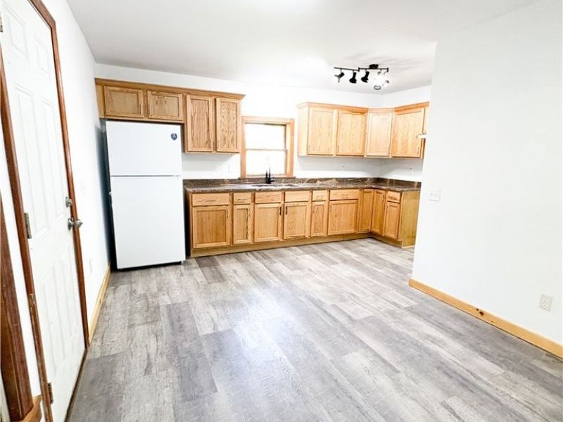 81 S Pleasant Street, Oberlin, OH 44074 Photo 8