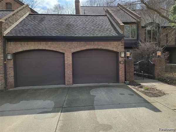 13 Timberlane Court, Dearborn, MI 48126