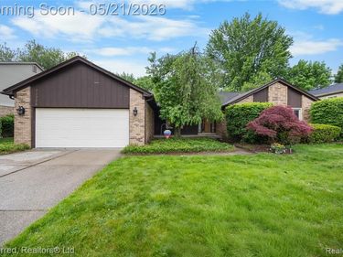 21225 Parklane Street, Farmington Hills, MI 48335