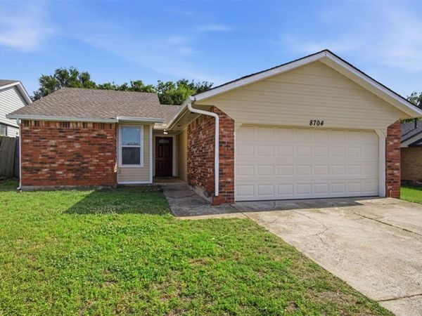 8704 Cedar Ridge Drive, Midwest City, OK 73110