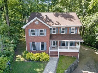 1970 Sturbridge Lane , Buford, GA 30519