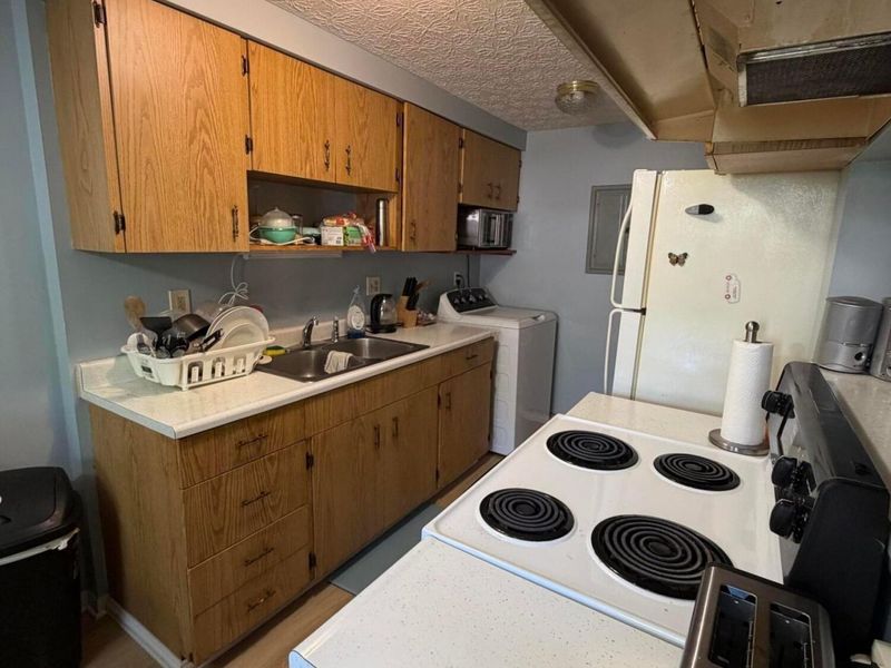 2515 Nassau Drive , Unit 25D, Columbus, OH 43232 Photo 12