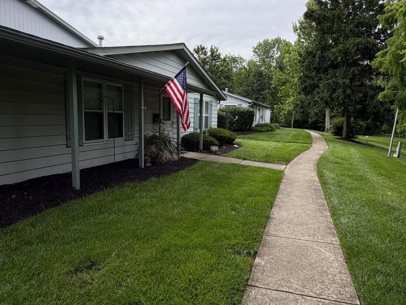2515 Nassau Drive , Unit 25D, Columbus, OH 43232 Photo 2