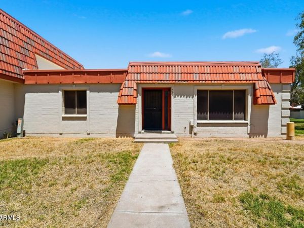 7825 N 49TH Avenue, Glendale, AZ 85301