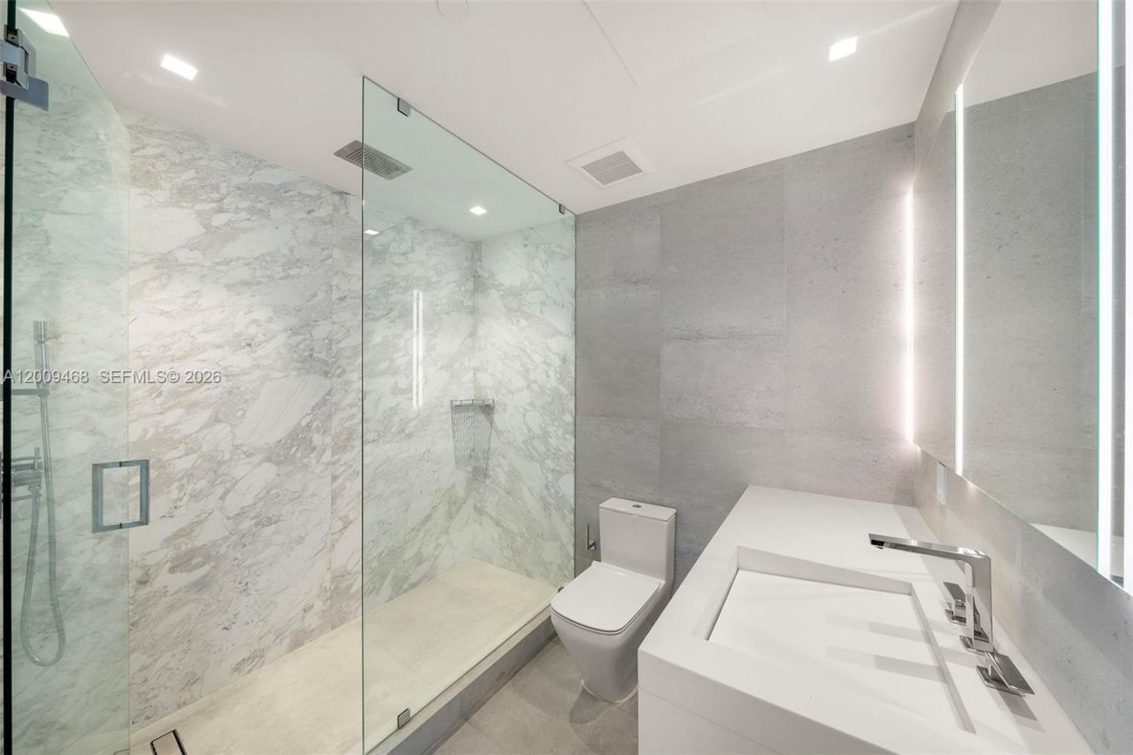 100 S Pointe Dr , Unit 1206, Miami Beach, FL 33139 Photo