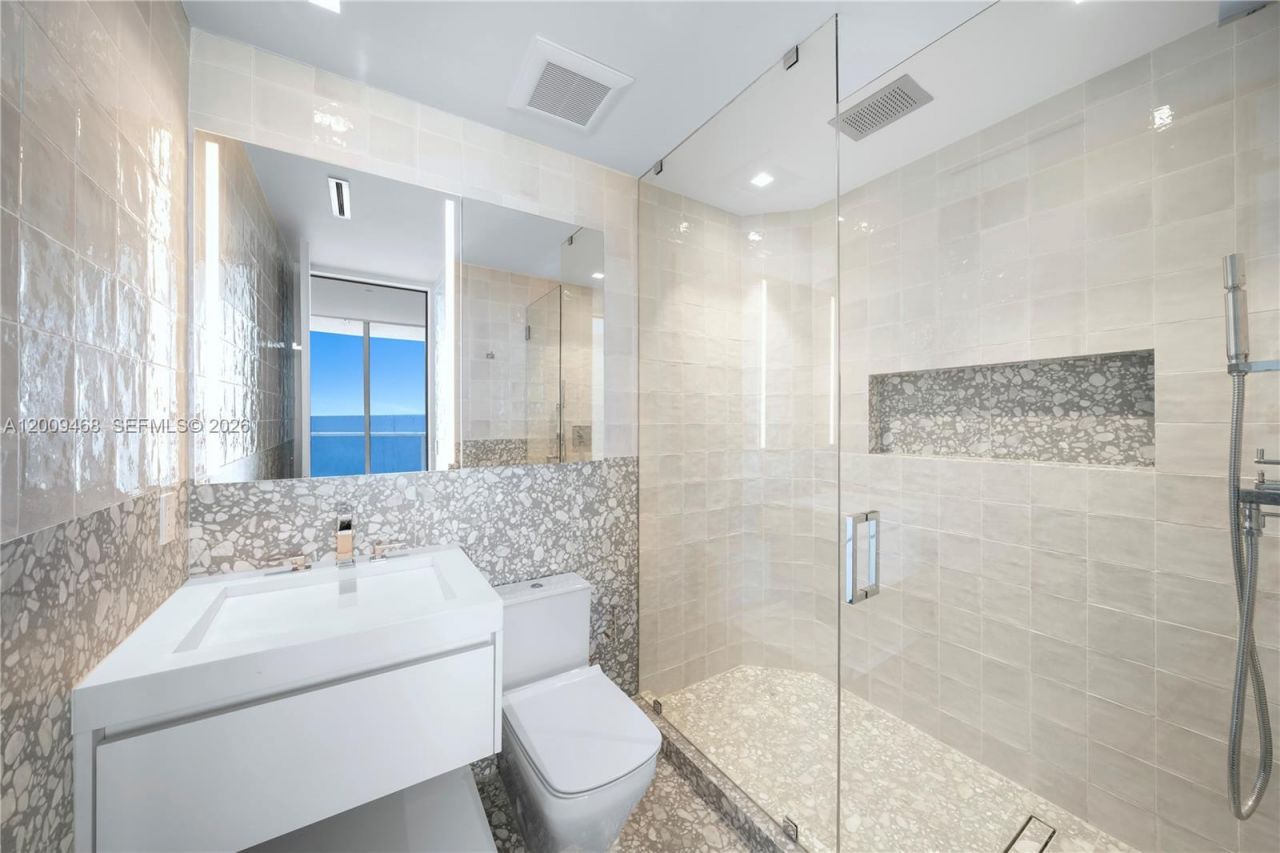 100 S Pointe Dr , Unit 1206, Miami Beach, FL 33139 Photo
