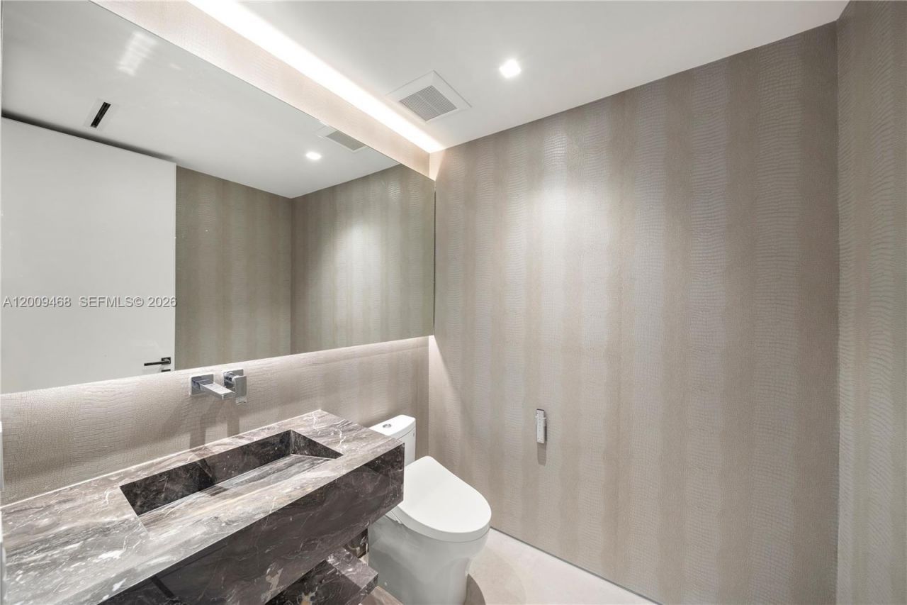 100 S Pointe Dr , Unit 1206, Miami Beach, FL 33139 Photo
