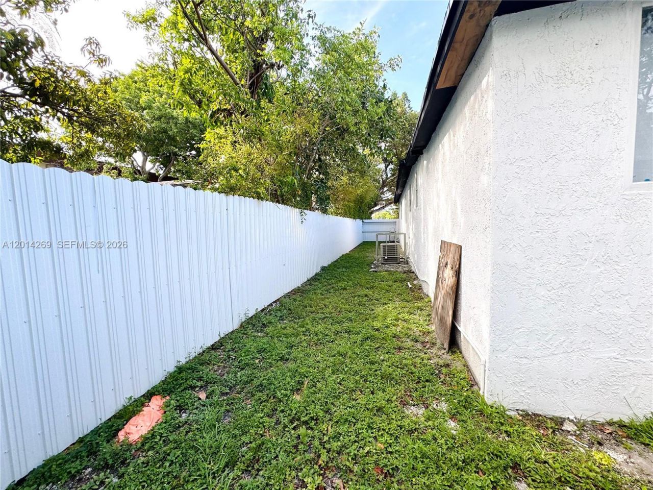 1484 NW 60th St , Miami, FL 33142 Photo