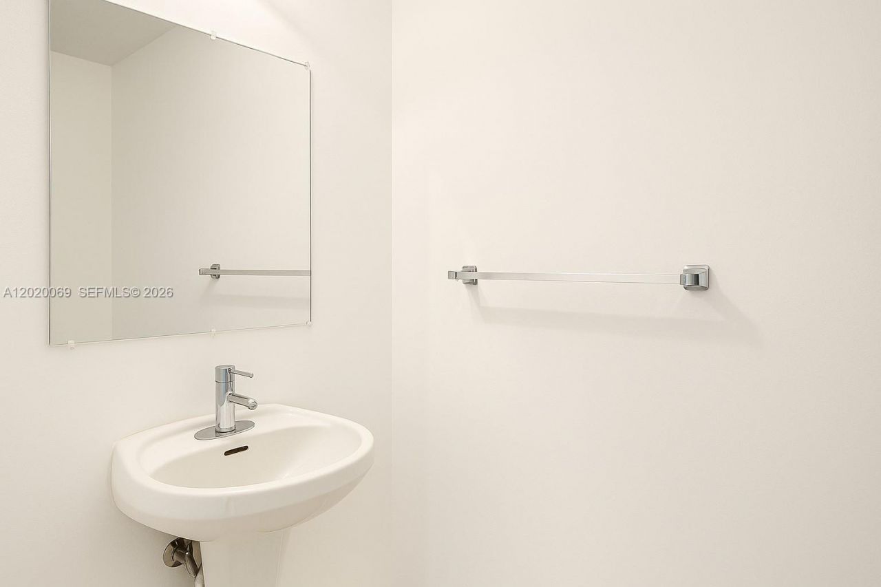 60 SW 13th St , Unit 3418, Miami, FL 33130 Photo