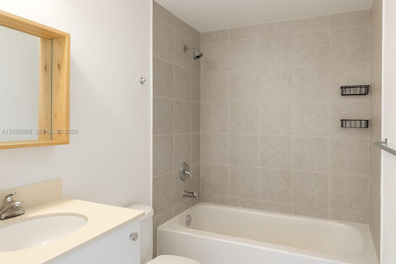 60 SW 13th St , Unit 3418, Miami, FL 33130 Photo