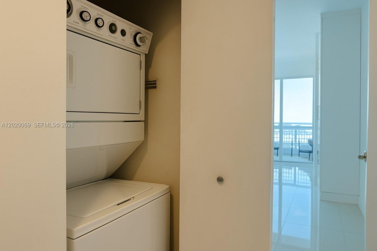 60 SW 13th St , Unit 3418, Miami, FL 33130 Photo