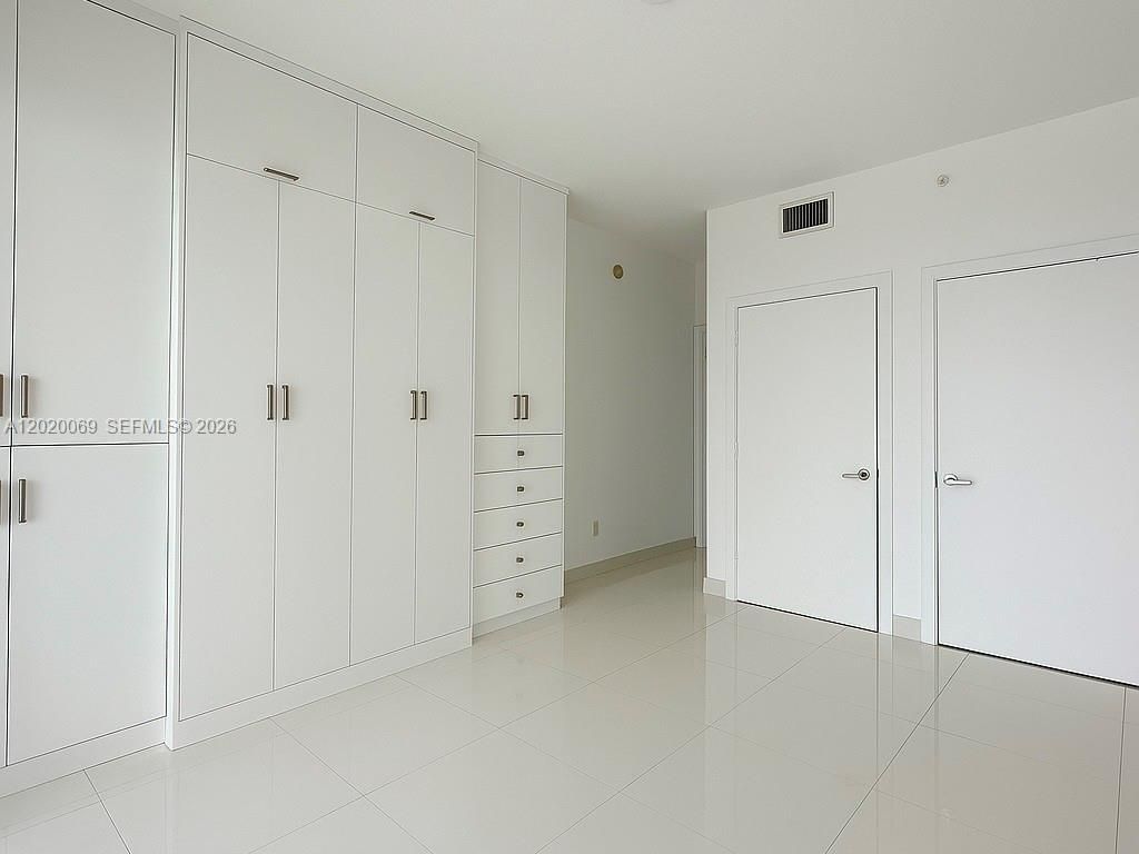 60 SW 13th St , Unit 3418, Miami, FL 33130 Photo
