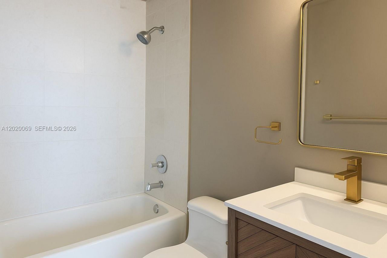 60 SW 13th St , Unit 3418, Miami, FL 33130 Photo