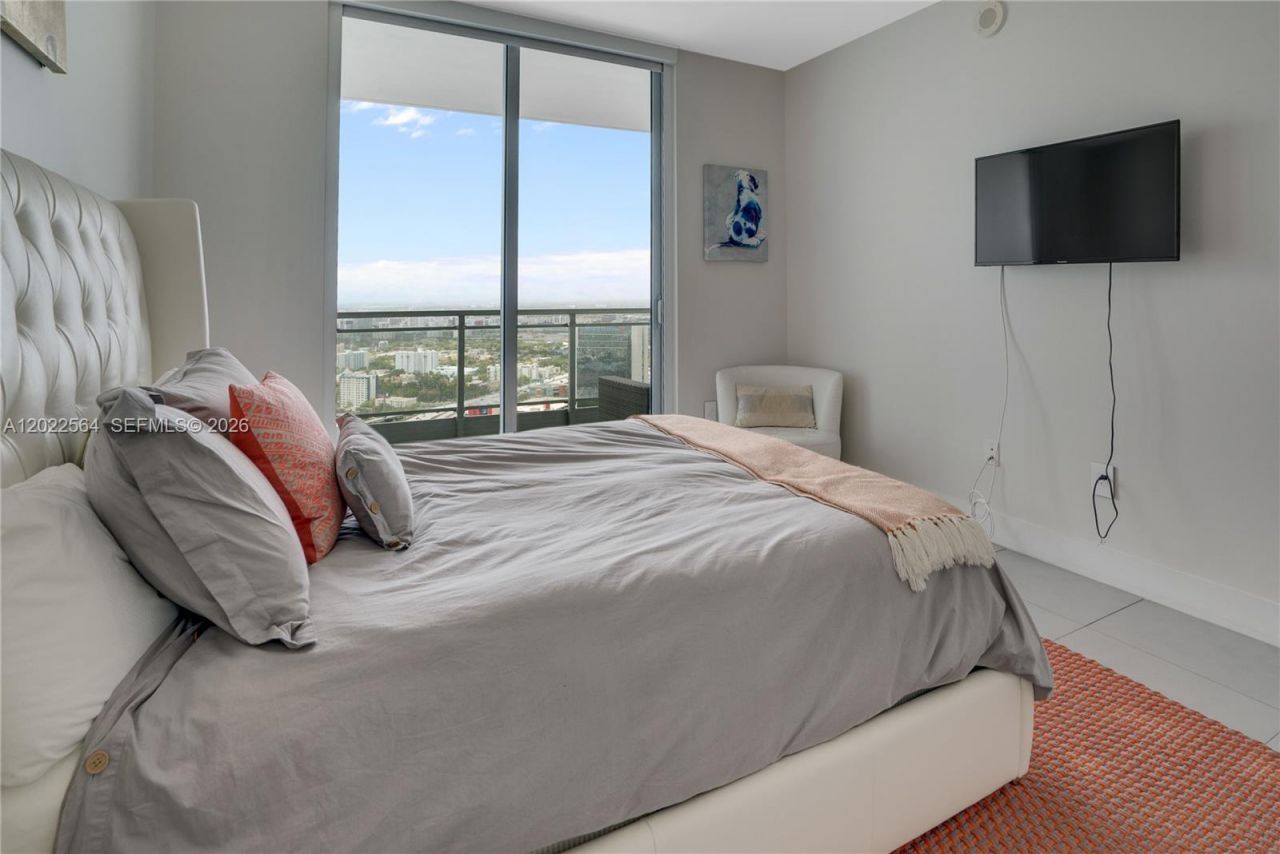 90 SW 3rd St , Unit 4308, Miami, FL 33130 Photo