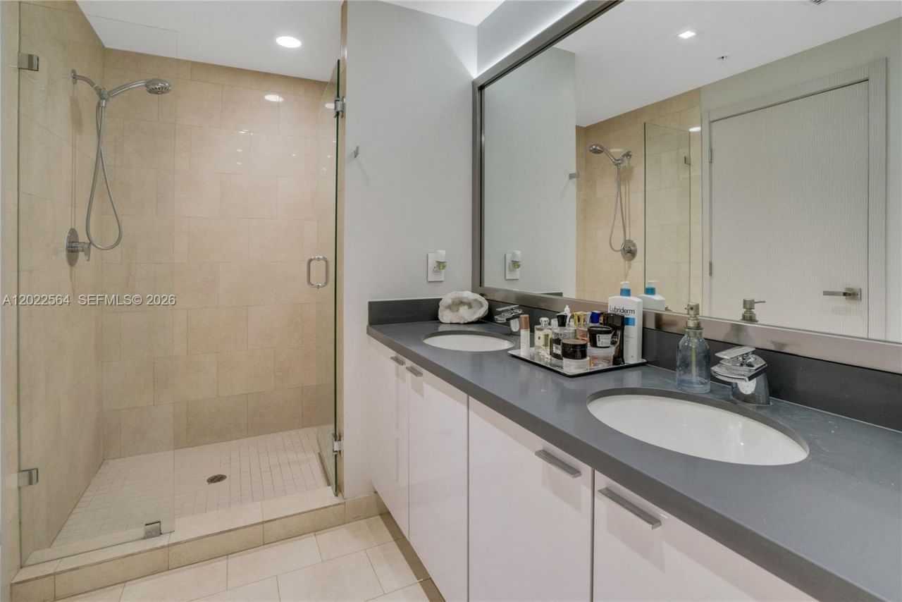 90 SW 3rd St , Unit 4308, Miami, FL 33130 Photo