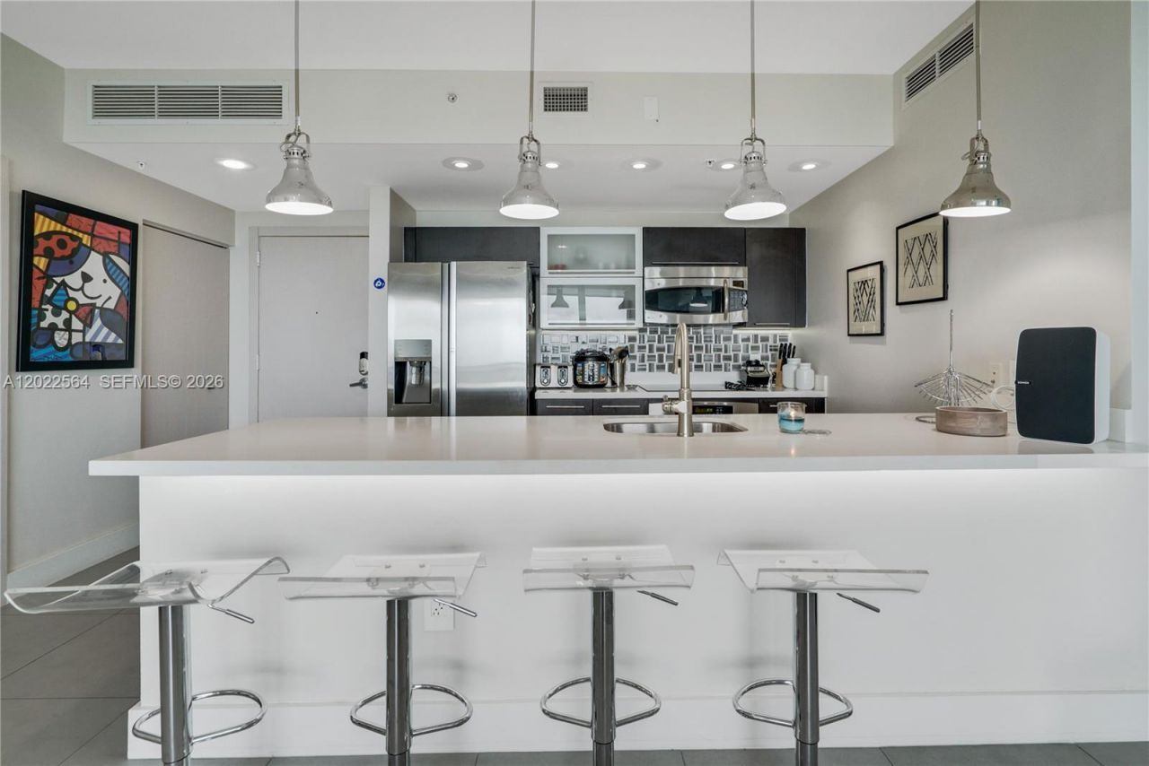 90 SW 3rd St , Unit 4308, Miami, FL 33130 Photo