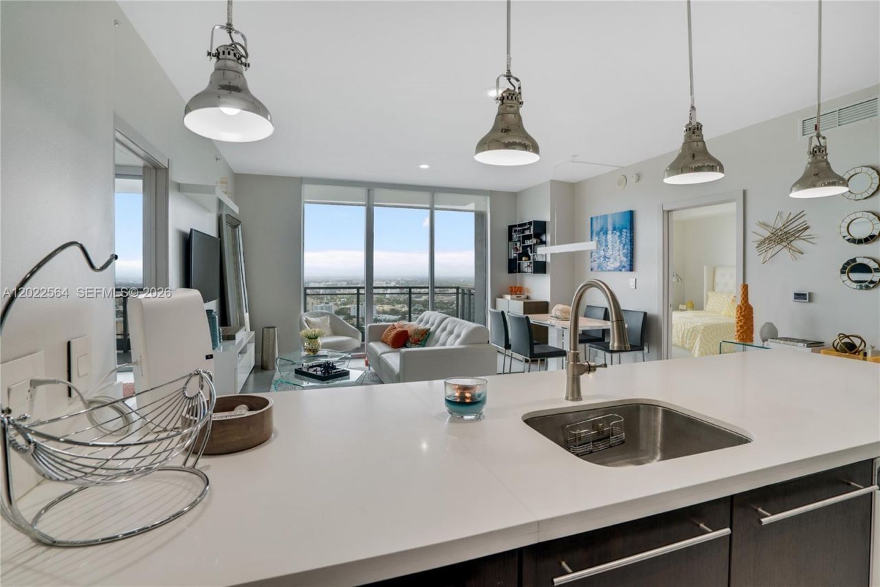 90 SW 3rd St , Unit 4308, Miami, FL 33130 Photo
