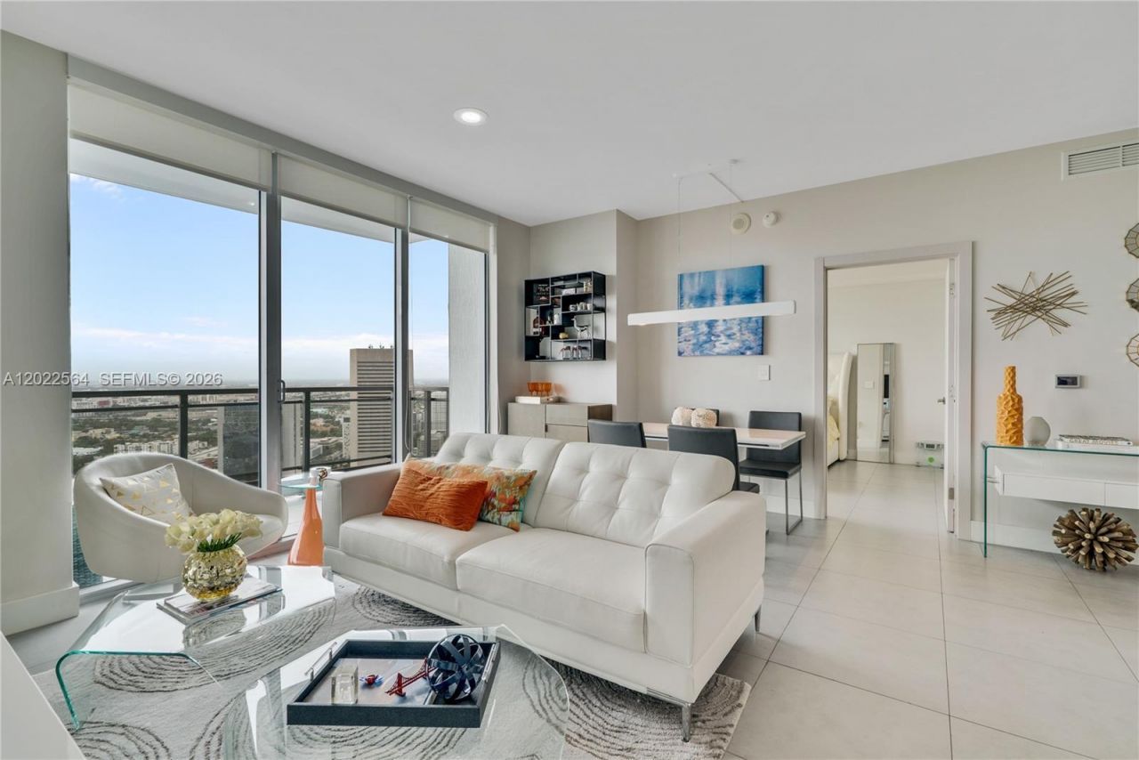 90 SW 3rd St , Unit 4308, Miami, FL 33130 Photo