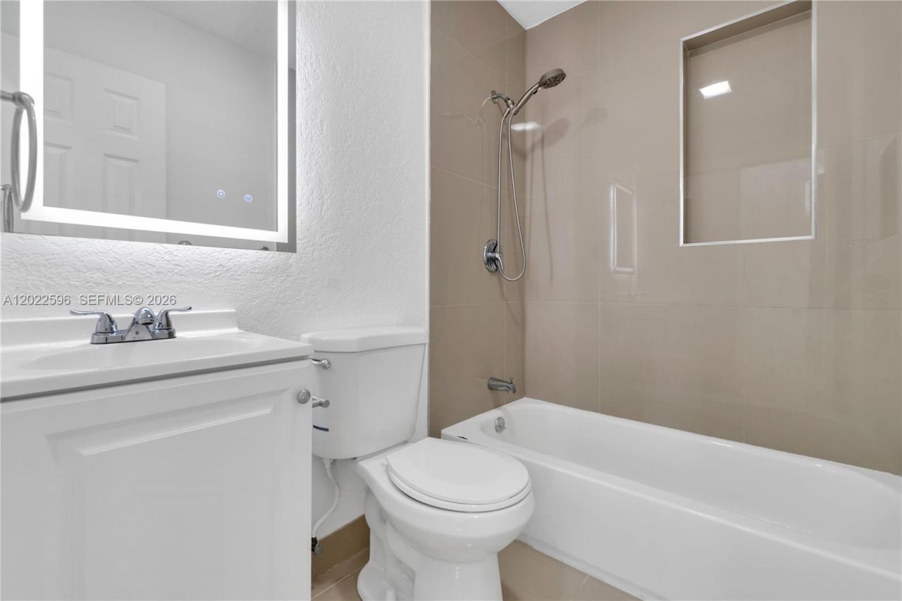 4740 NE 2nd Ter , Deerfield Beach, FL 33064 Photo