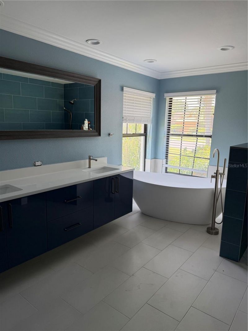 4931 Fallcrest Circle , Sarasota, FL 34233 Photo