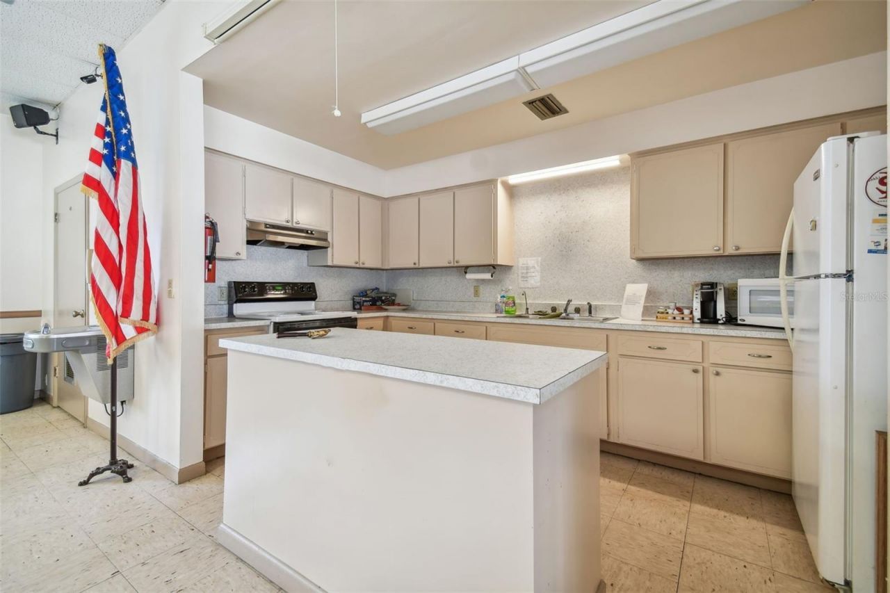 6775 Armand Place N, Unit 4, Pinellas Park, FL 33781 Photo
