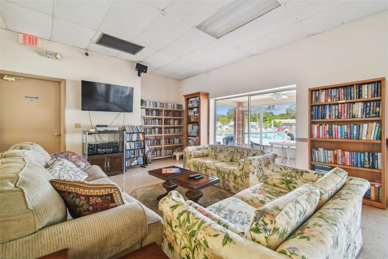 6775 Armand Place N, Unit 4, Pinellas Park, FL 33781 Photo